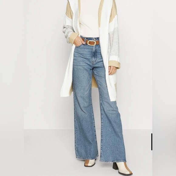 Madewell Denim - Madewell Light Blue the perfect vintage Flare Jeans 28 prepy classic
